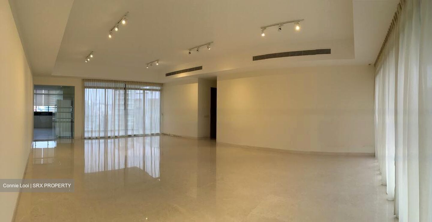 Latitude (D10), Condominium #579697401